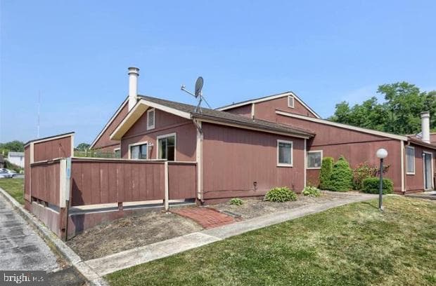 221 Lee Court photo 20