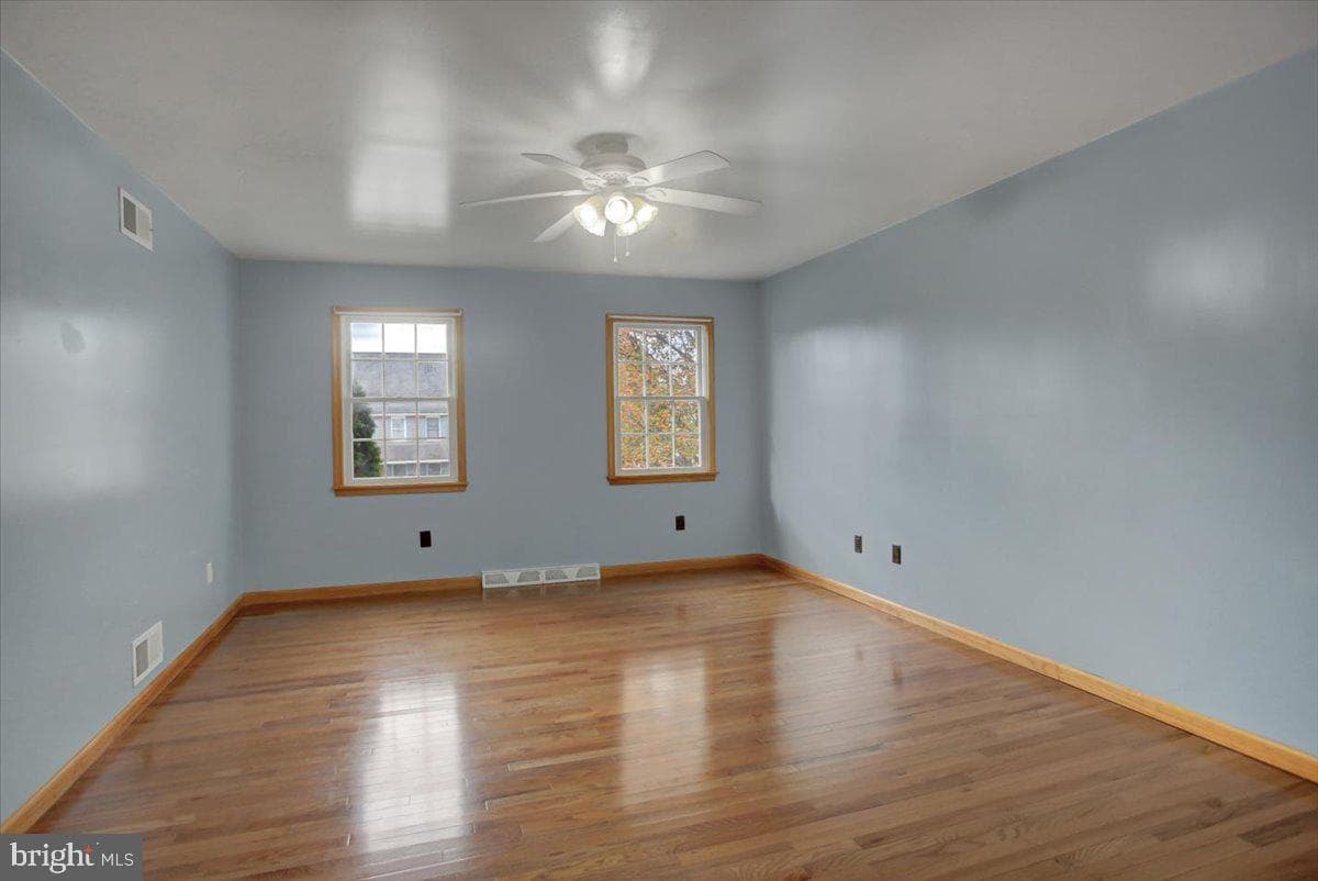 409 William Drive photo 32