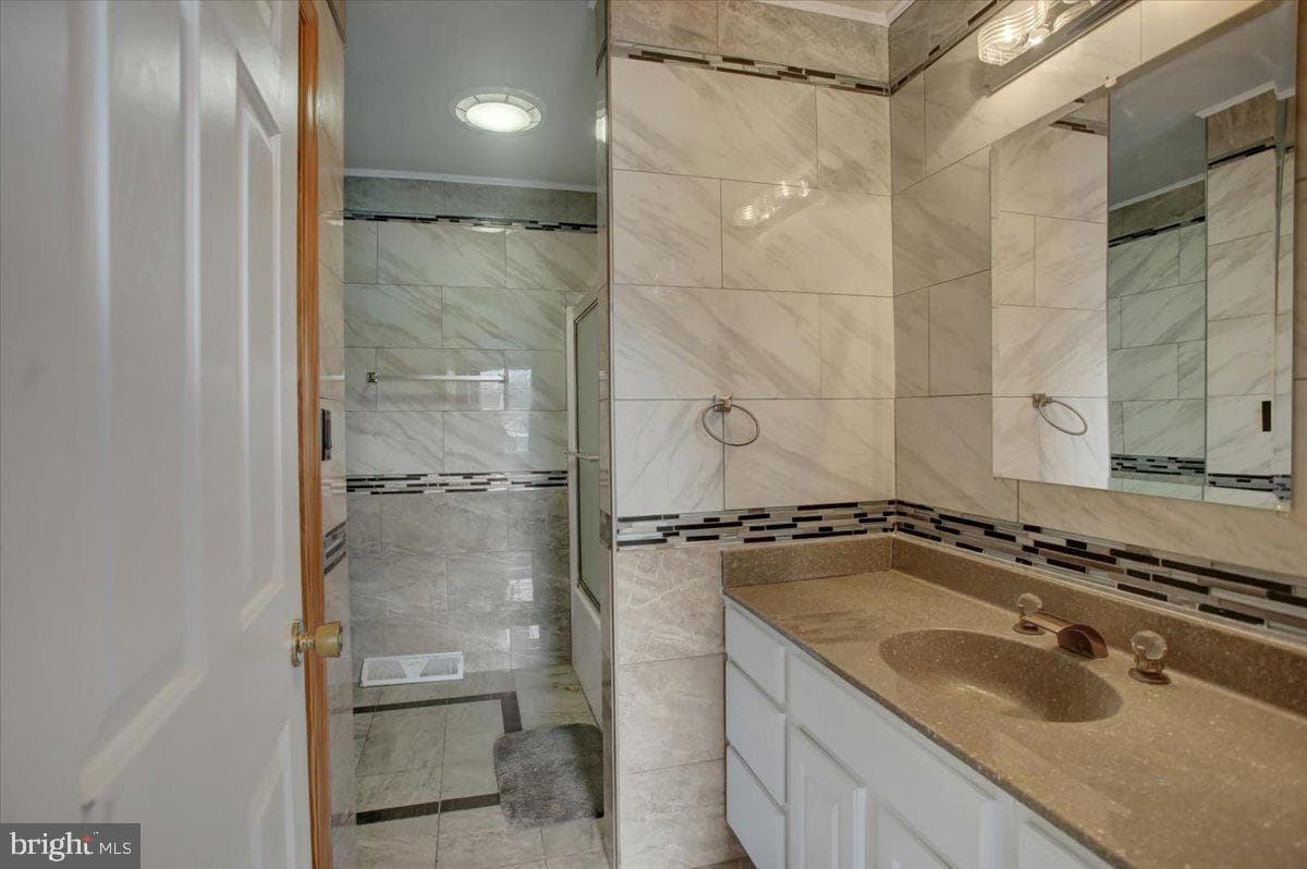 409 William Drive photo 47