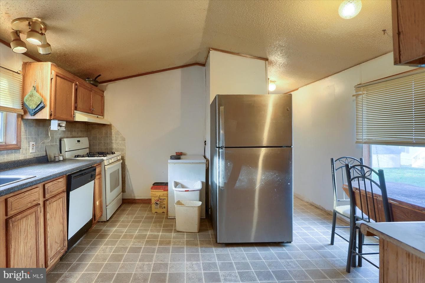 21 Walnut Lane photo 12