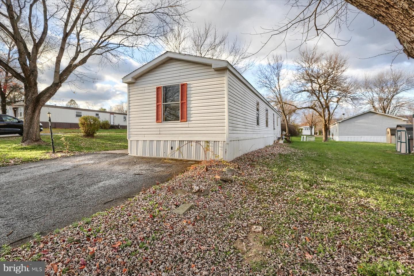 21 Walnut Lane photo 3