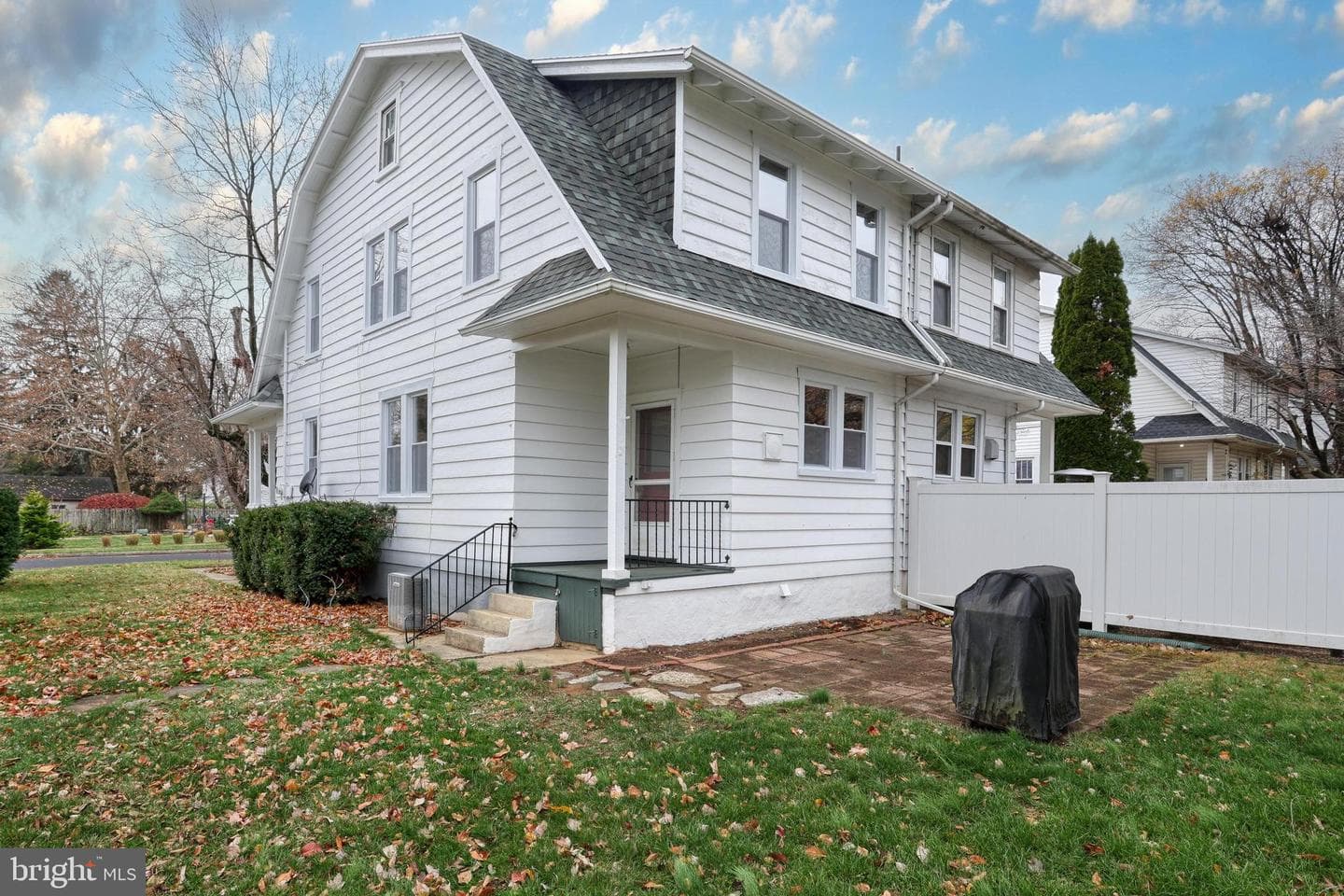 1817 Elm Street photo 3