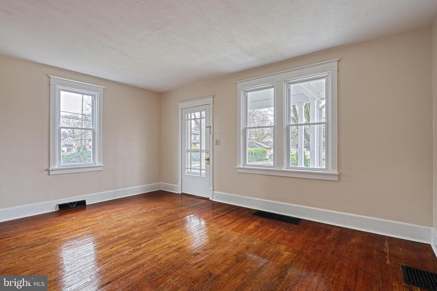 1817 Elm Street photo 7