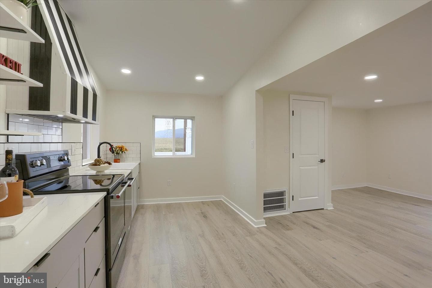 393 Sherwood Drive photo 11