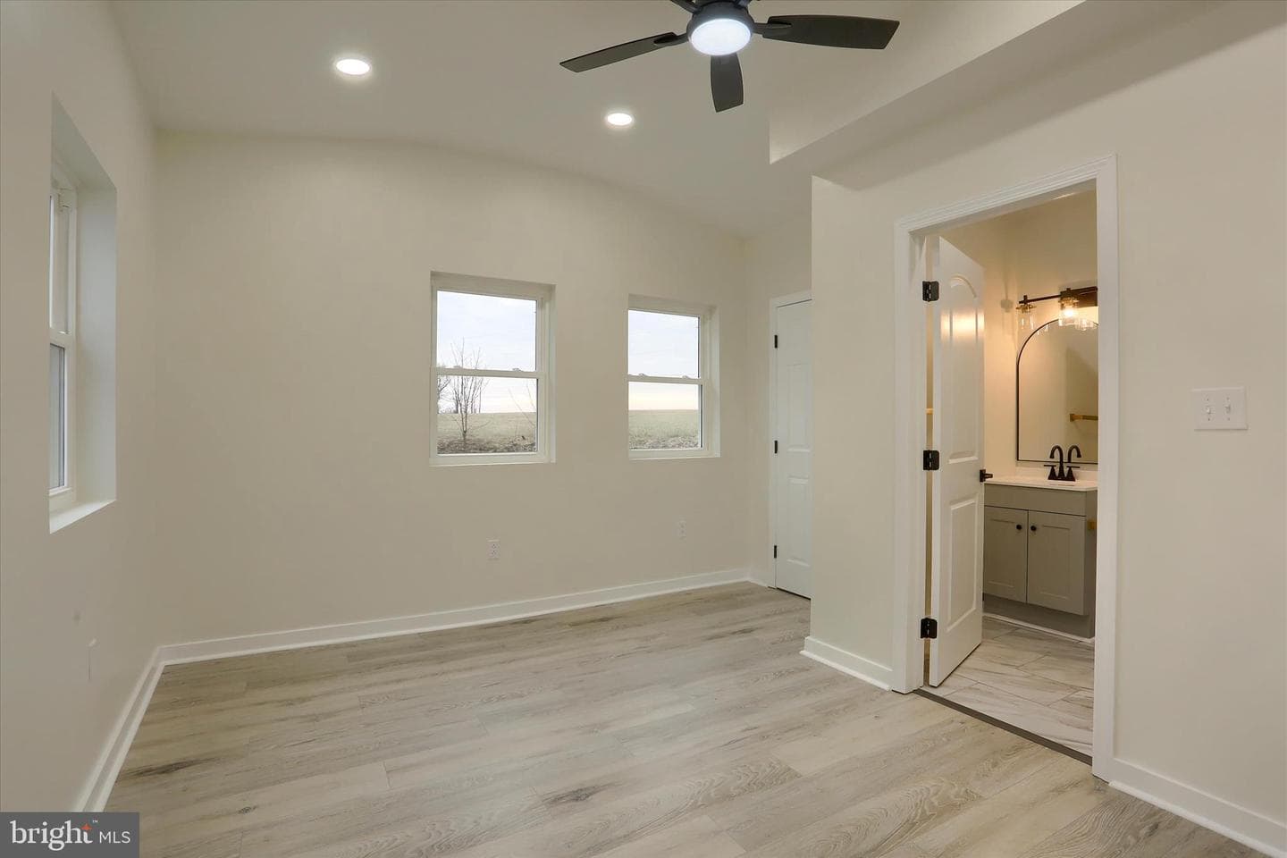 393 Sherwood Drive photo 14