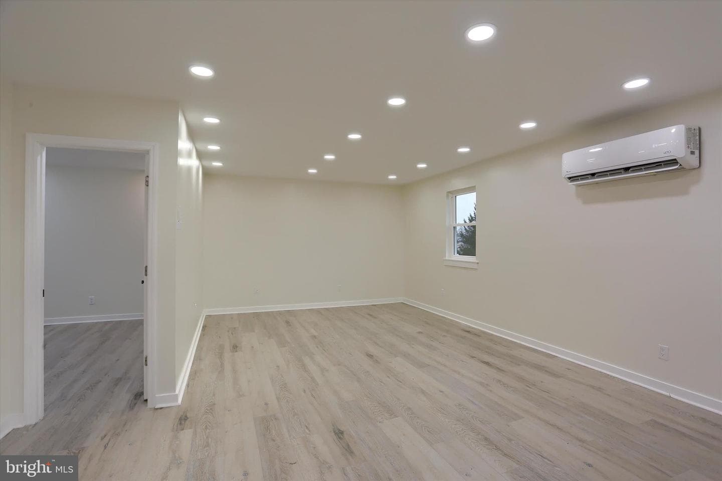 393 Sherwood Drive photo 25