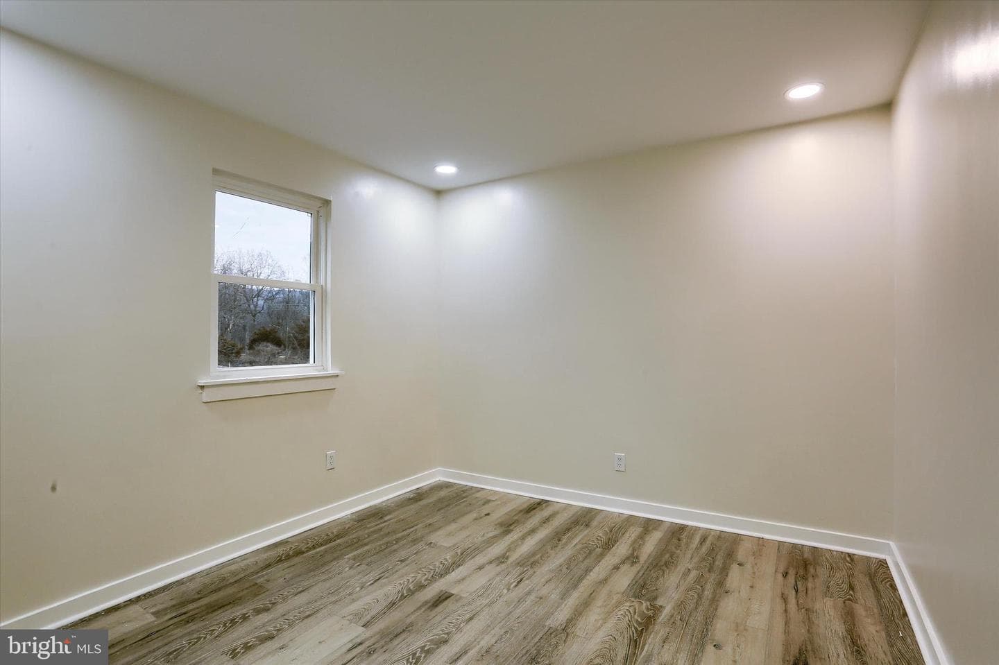 393 Sherwood Drive photo 27