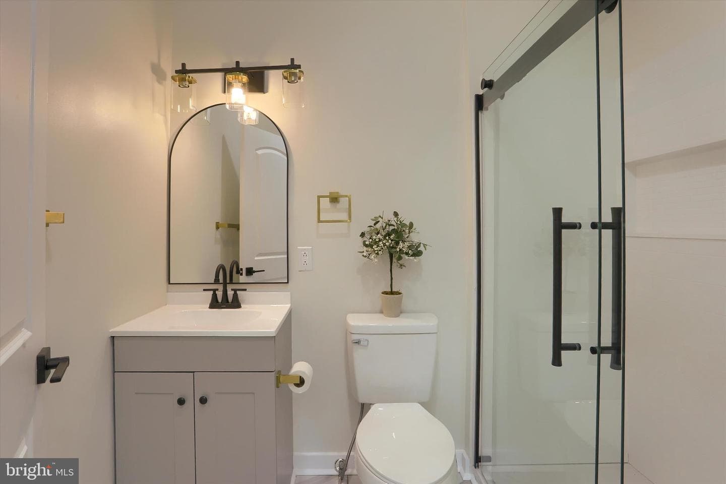 393 Sherwood Drive photo 3