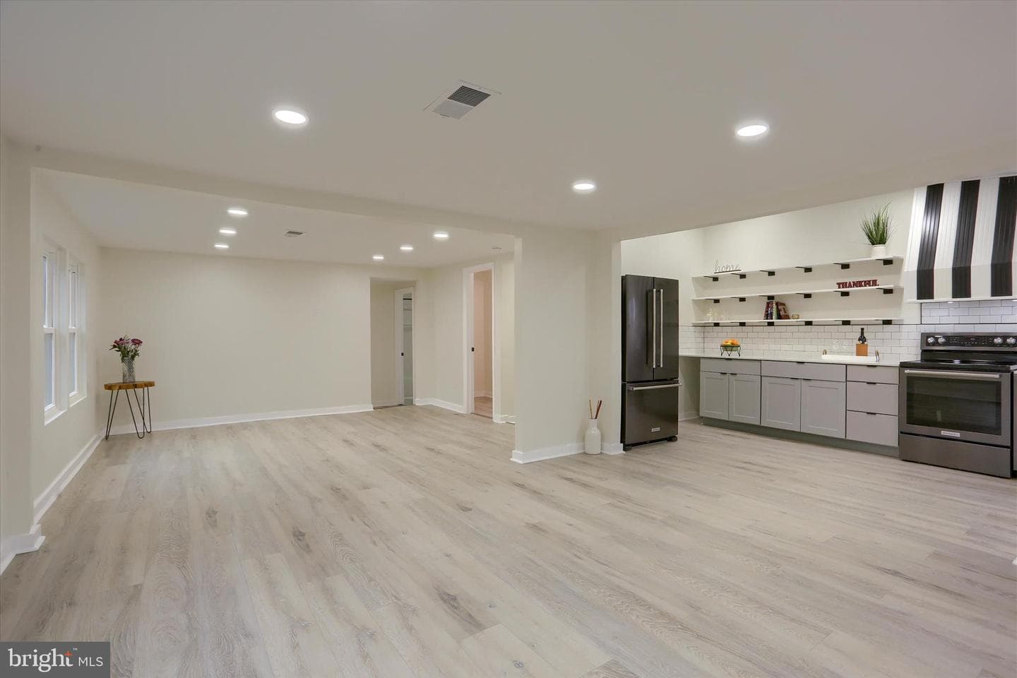 393 Sherwood Drive photo 9