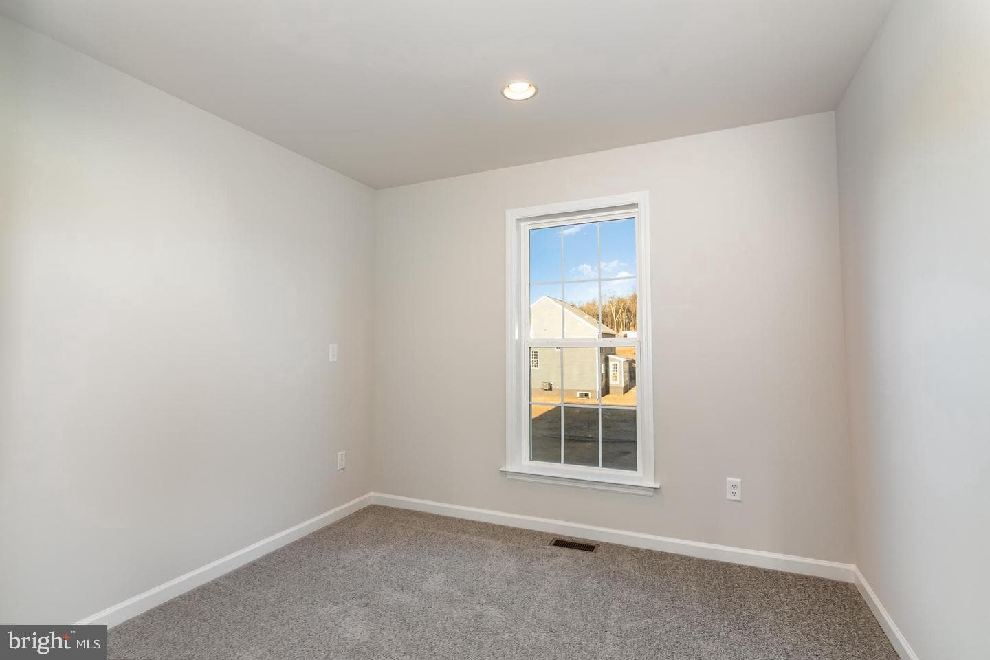 3242 Parade Street photo 17