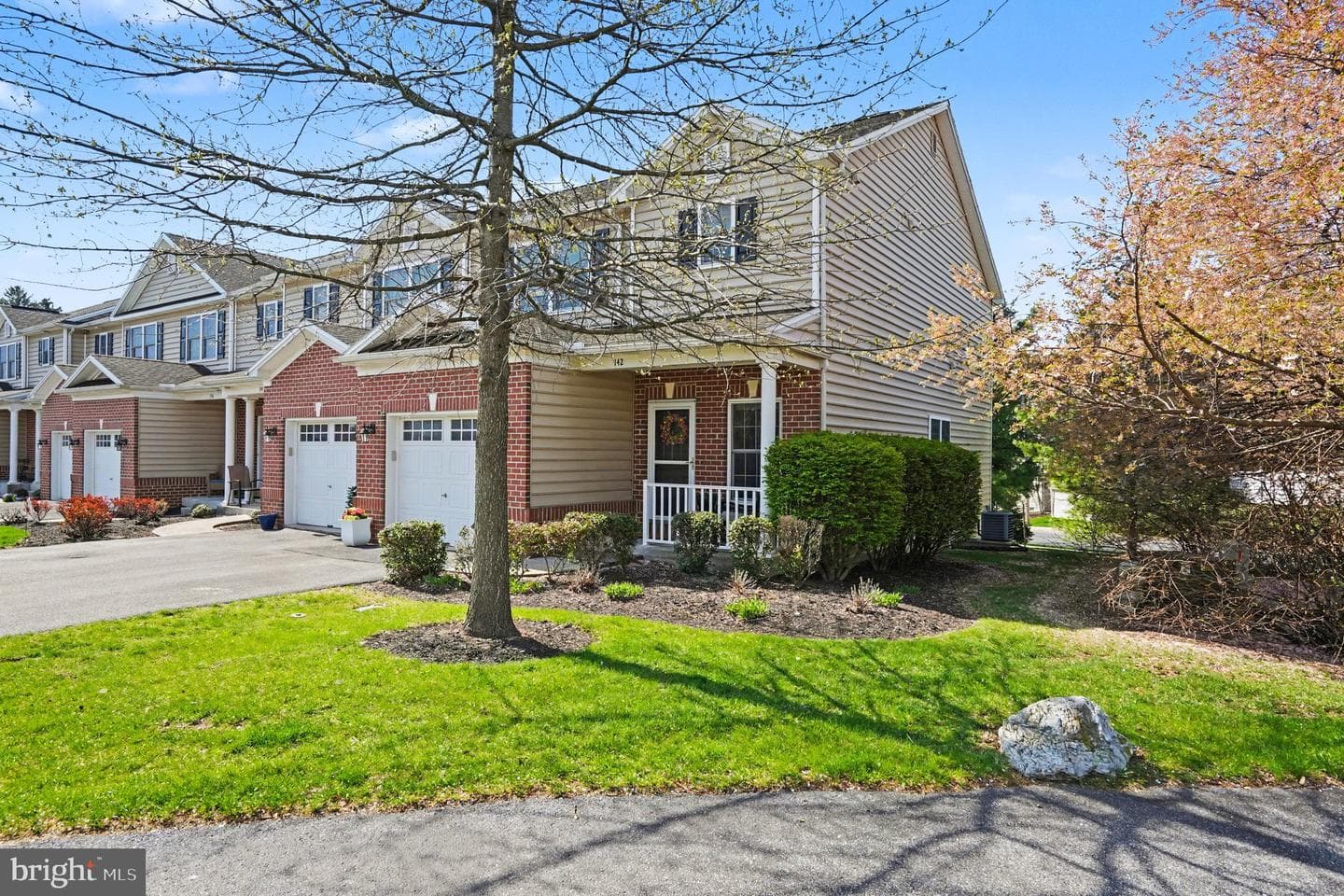 142 Ashford Way photo 3