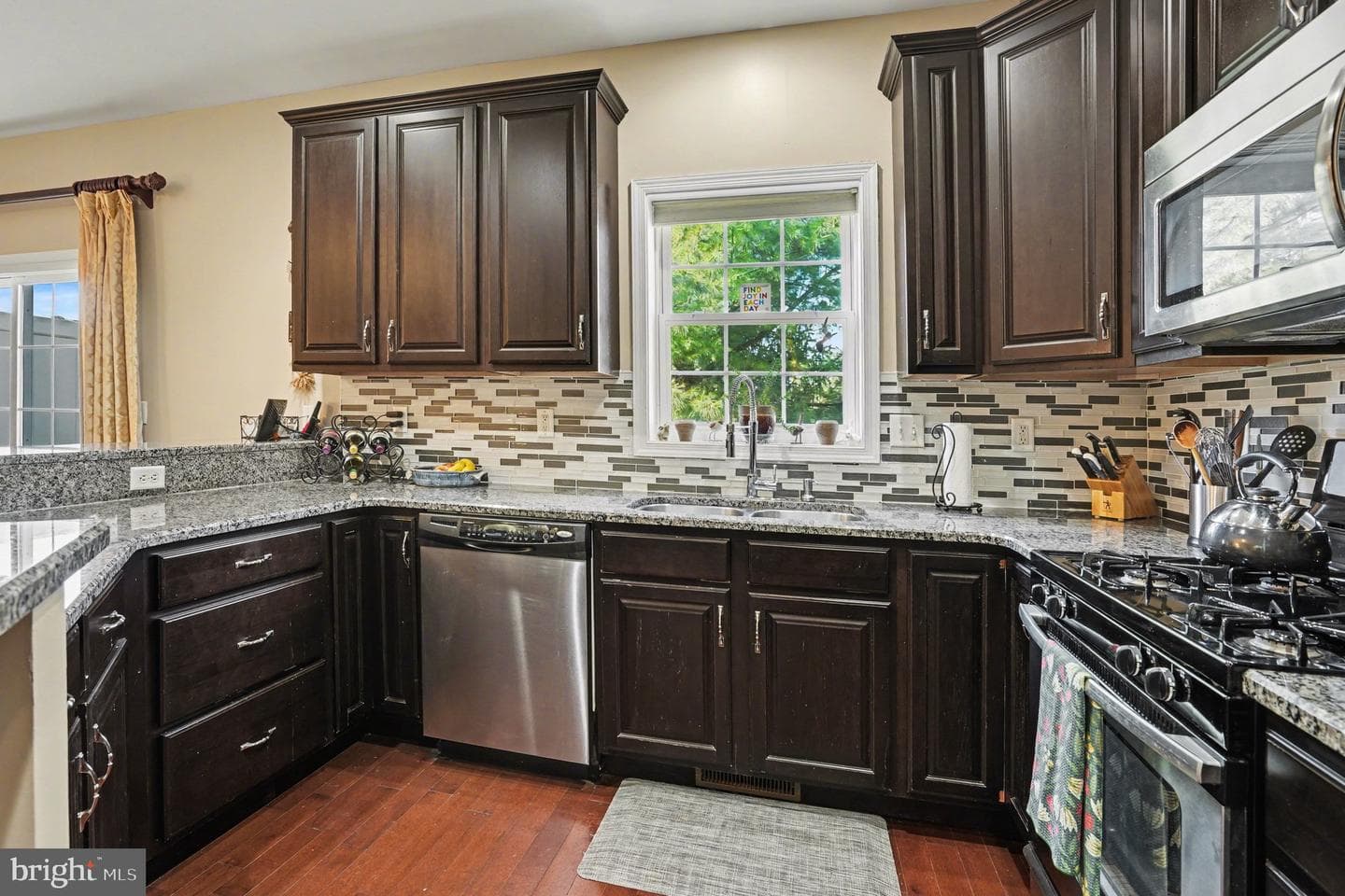 142 Ashford Way photo 8