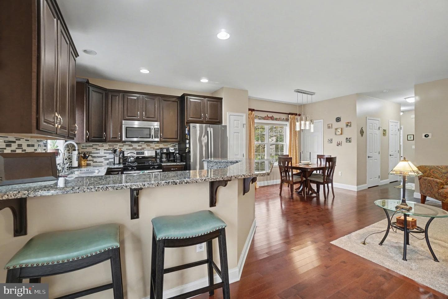 142 Ashford Way photo 9