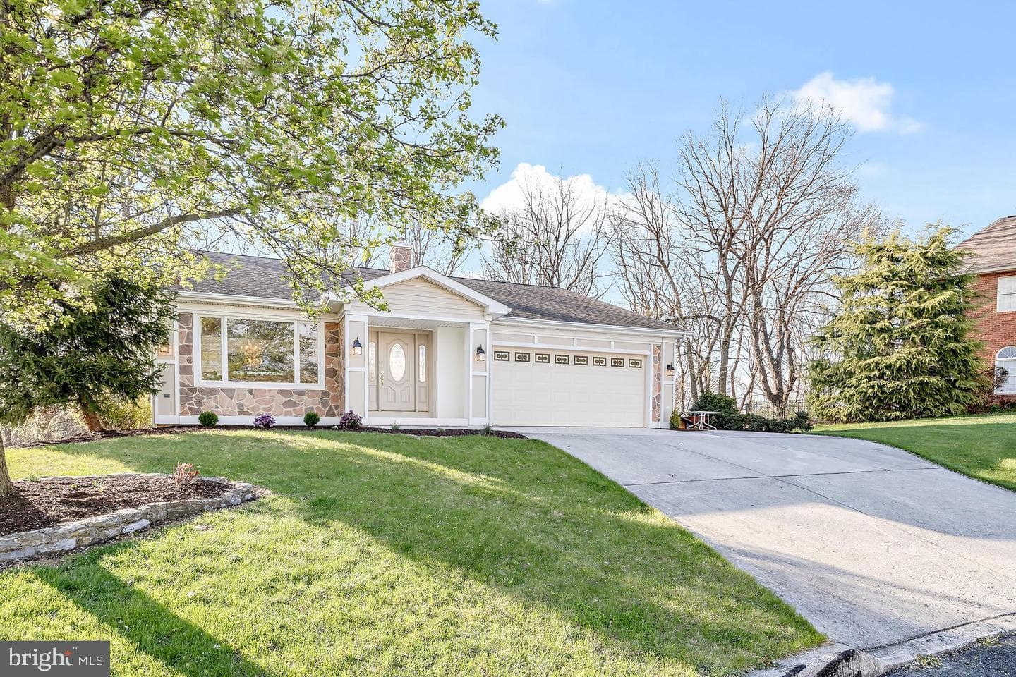 583 Ariel Court photo 5