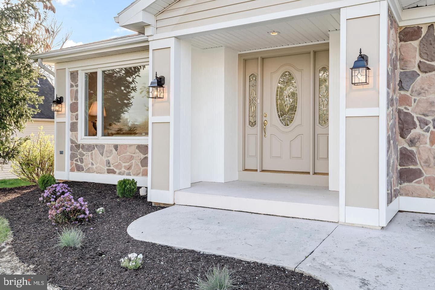583 Ariel Court photo 6