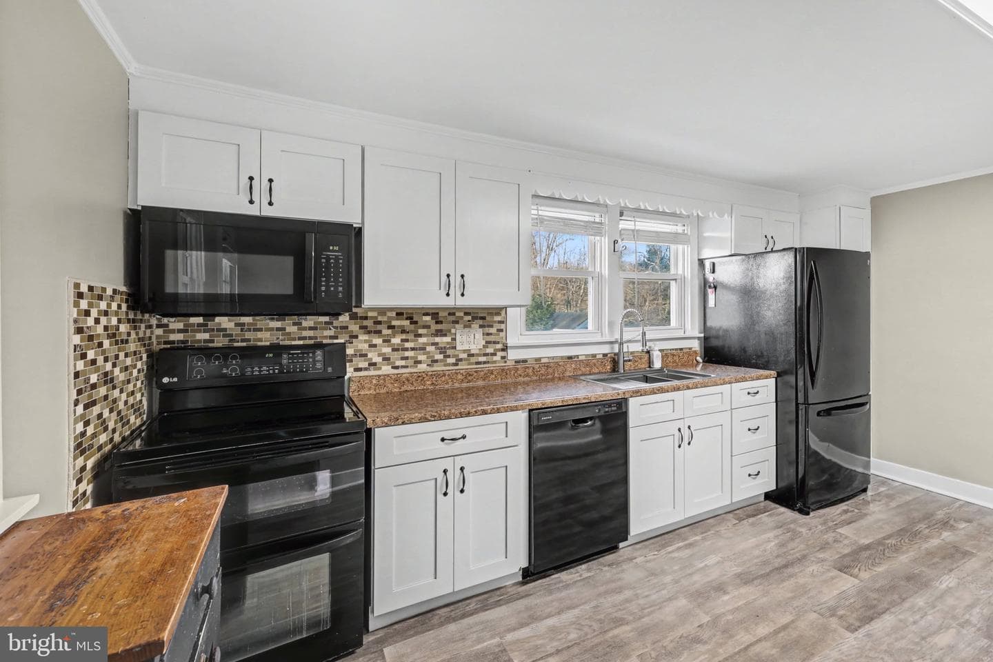 1002 Goodyear Road photo 5