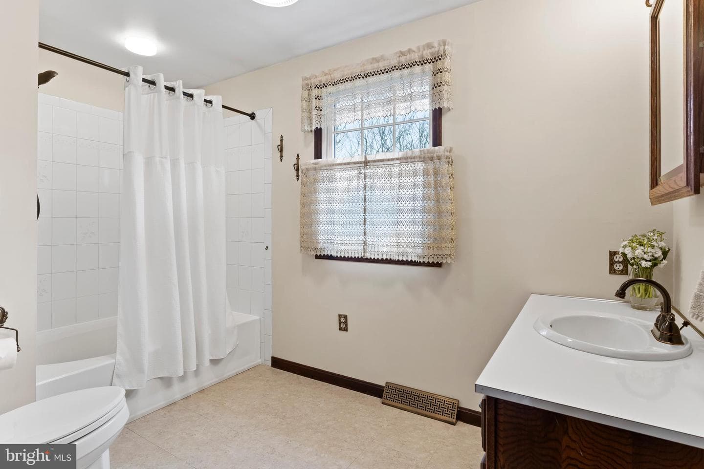 76 Sherwood Circle photo 28