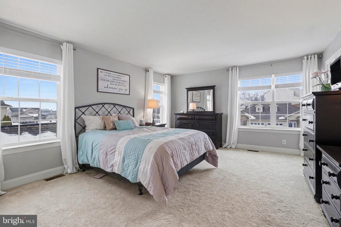 311 Sleepy Hollow Drive photo 15