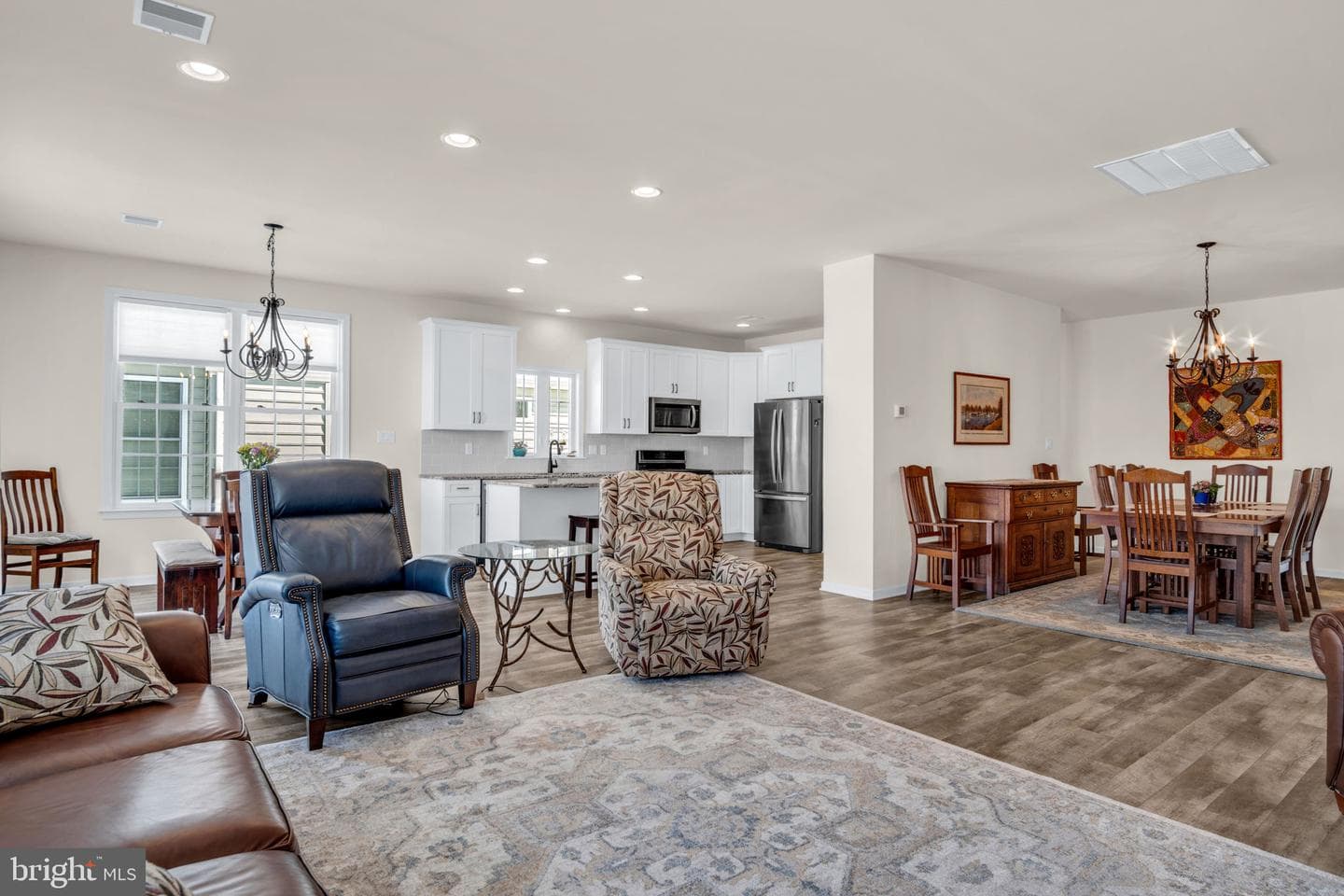 614 Republic Way photo 12