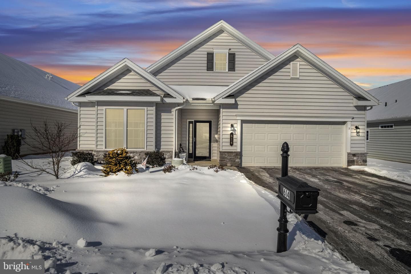 614 Republic Way photo 28