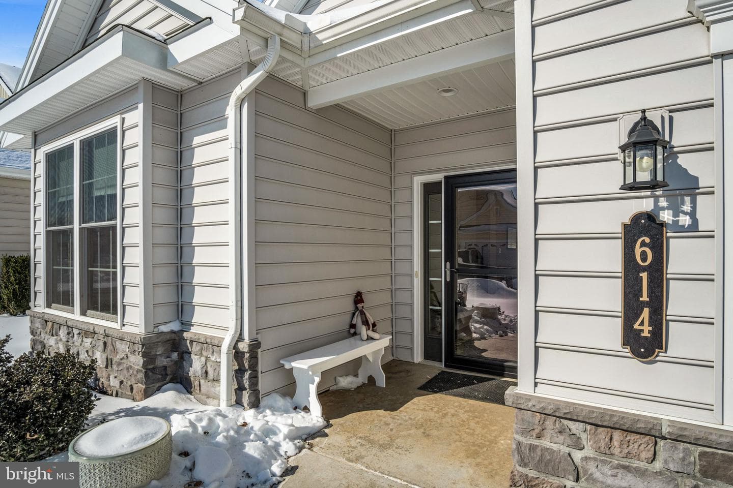614 Republic Way photo 32