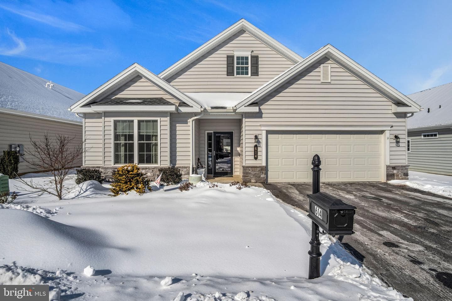 614 Republic Way photo 34