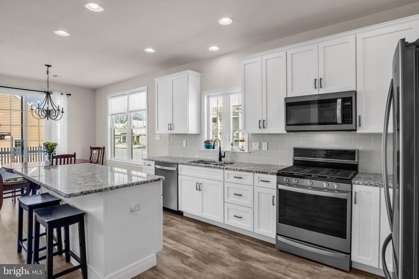614 Republic Way photo 9