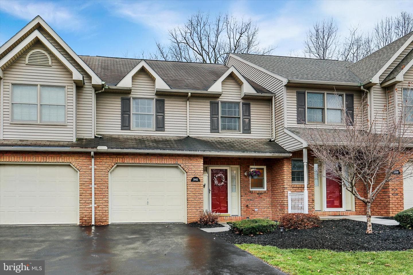 1442 Maplewood Drive photo 2