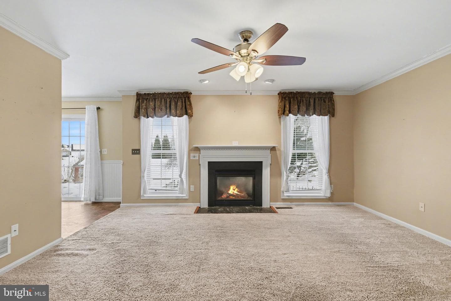 127 Coventry Drive photo 3