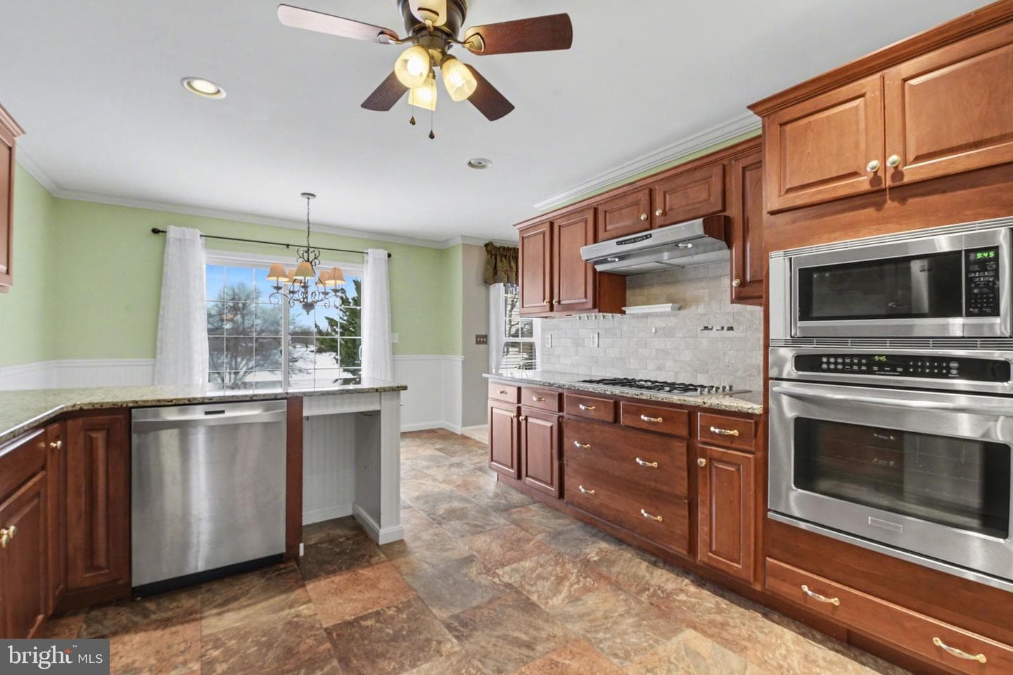 127 Coventry Drive photo 8