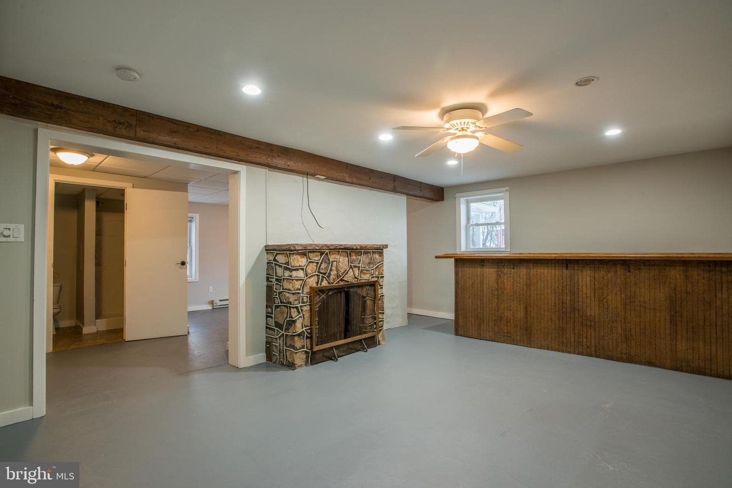 99 E Perry Street photo 16