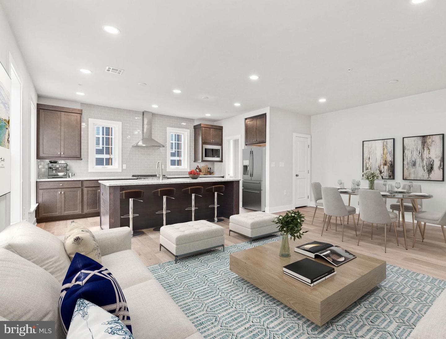 33 Seover Way photo 3