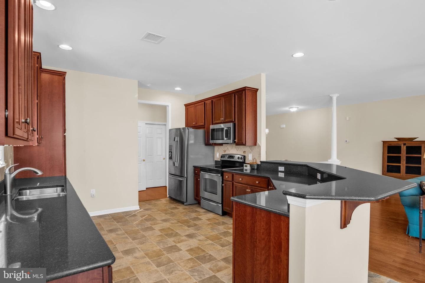 288 Founders Way photo 10