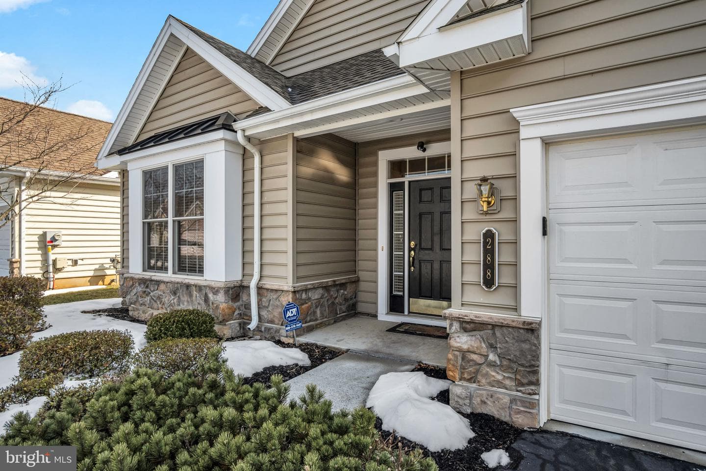288 Founders Way photo 3