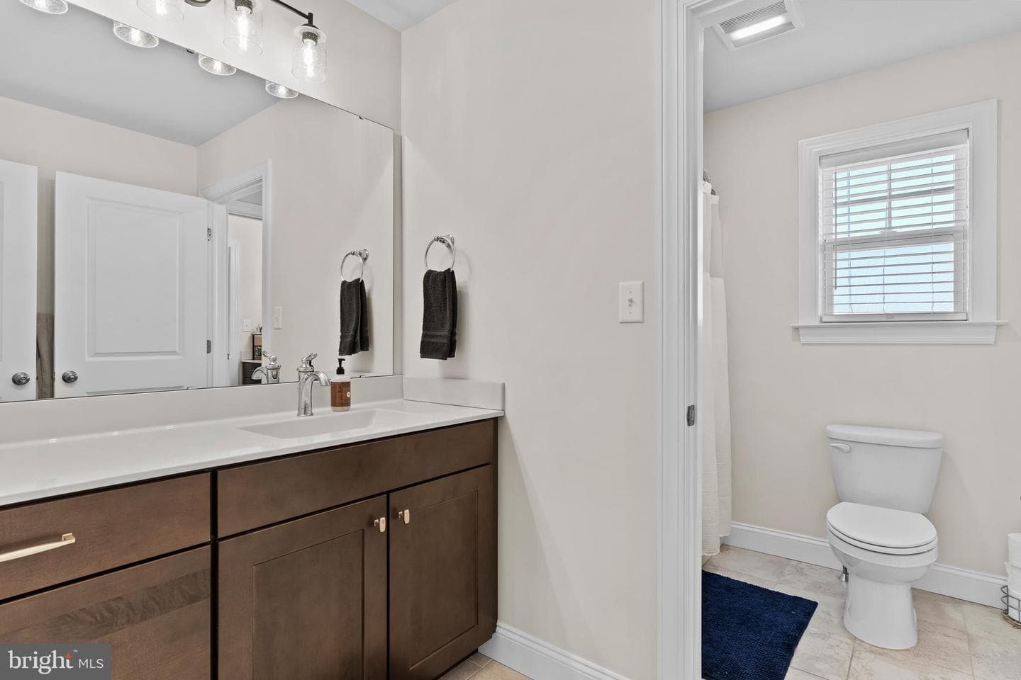 112 Kensington Place photo 34