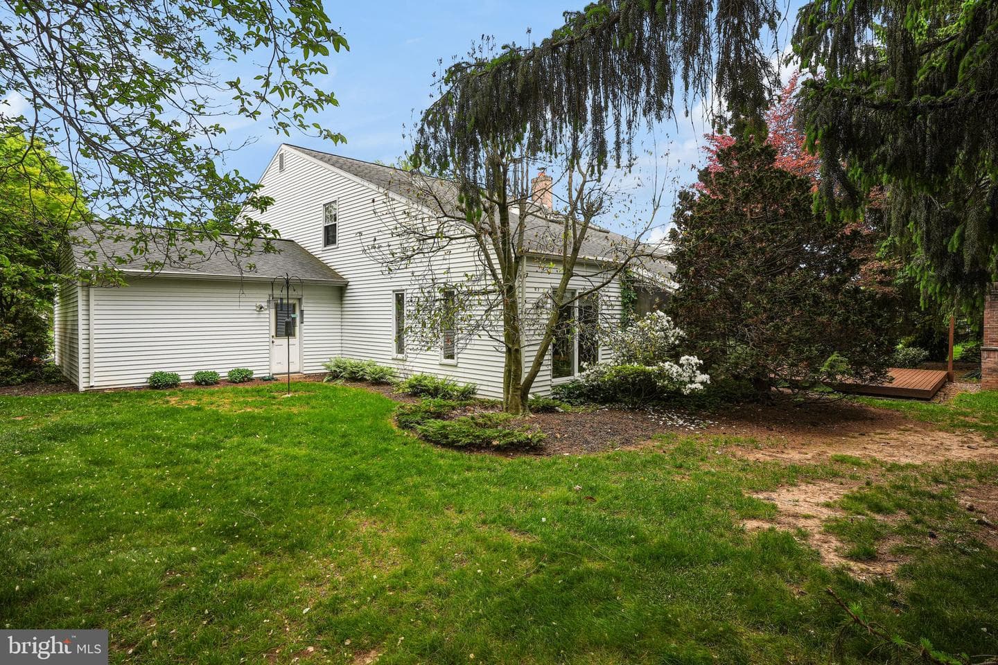 704 Belvedere Street photo 40