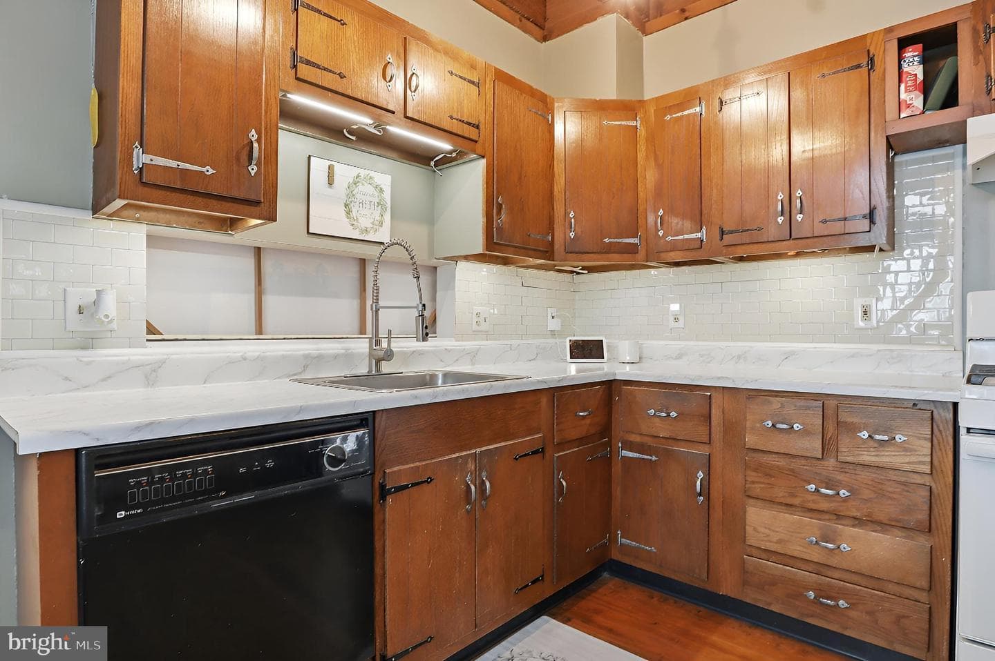 327 4th Street photo 11