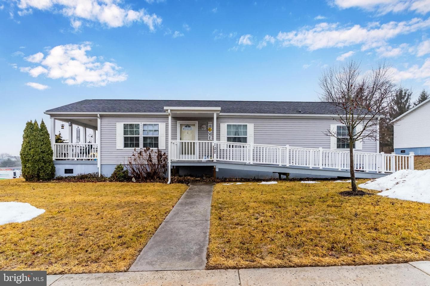 102 Oriole Drive photo 2