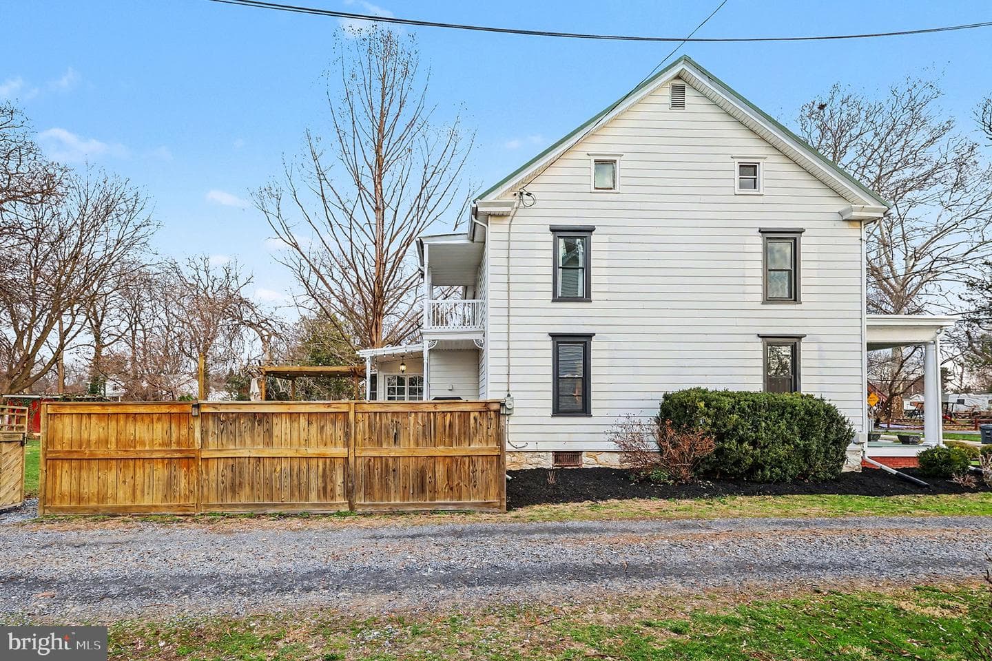 124 S Locust Street photo 33