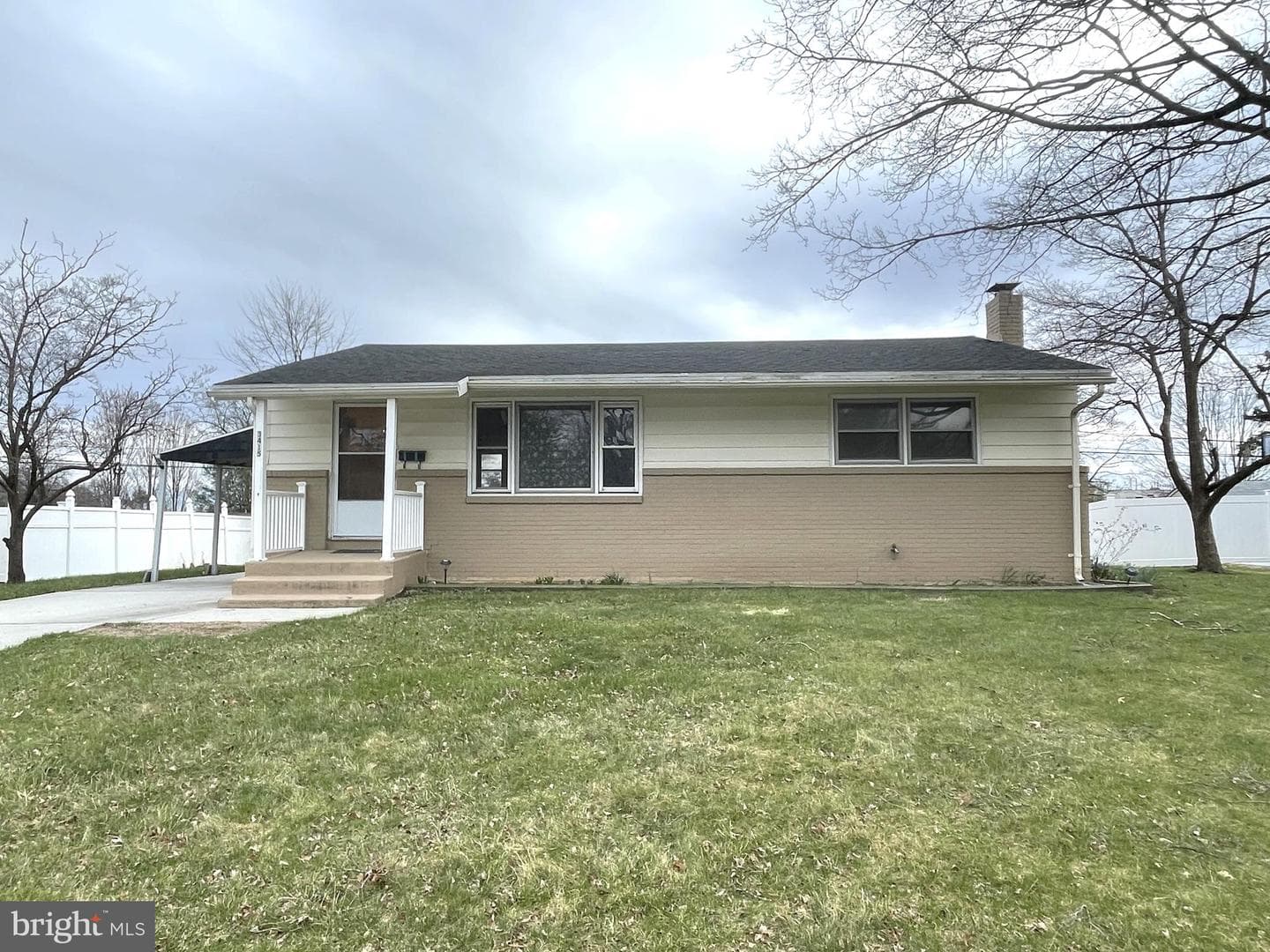 3415 Hawthorne Drive