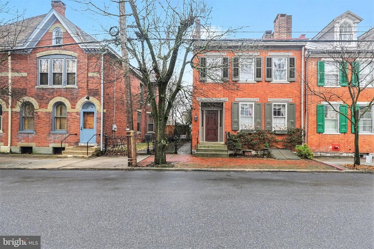 136 W Pomfret Street