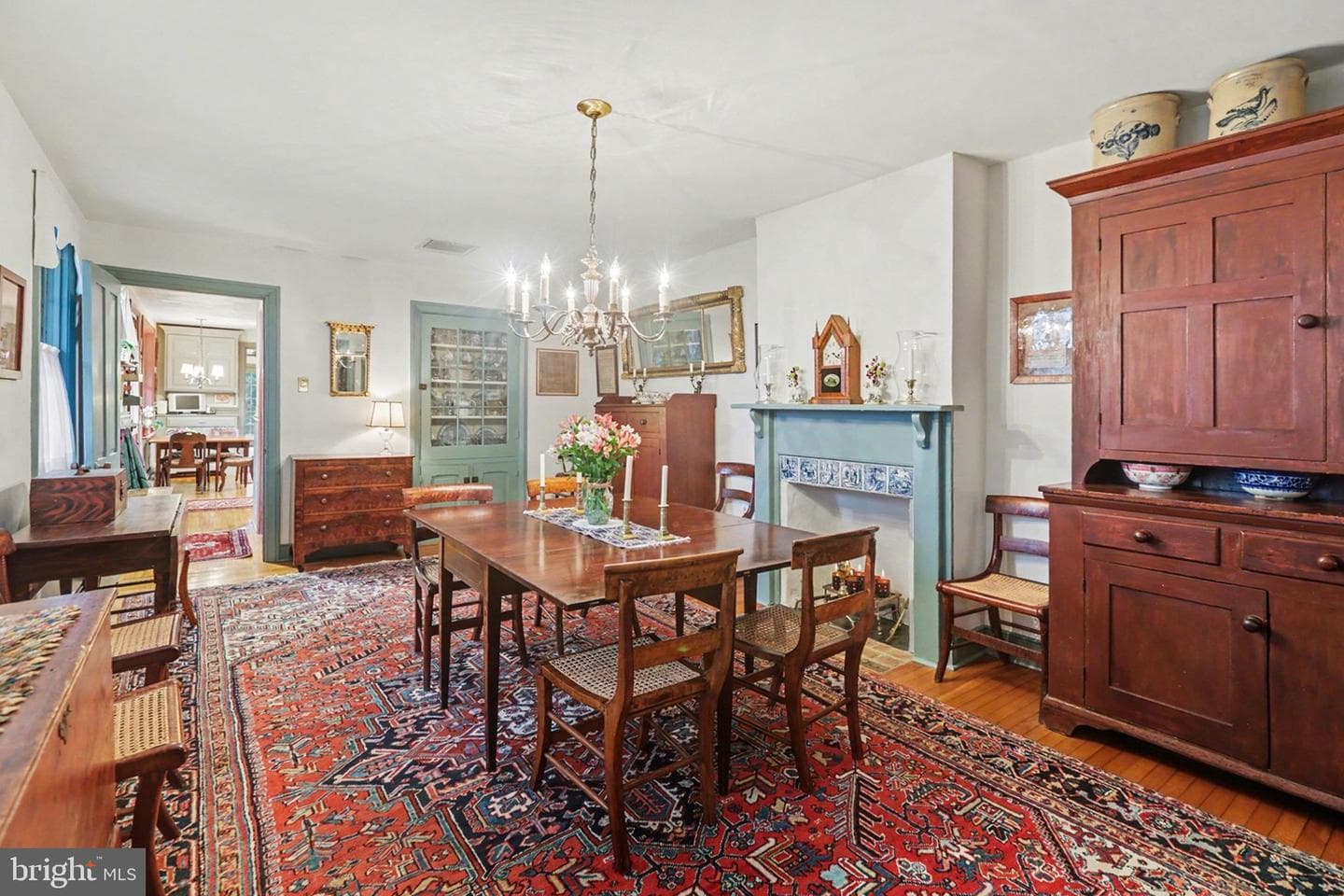 136 W Pomfret Street photo 11