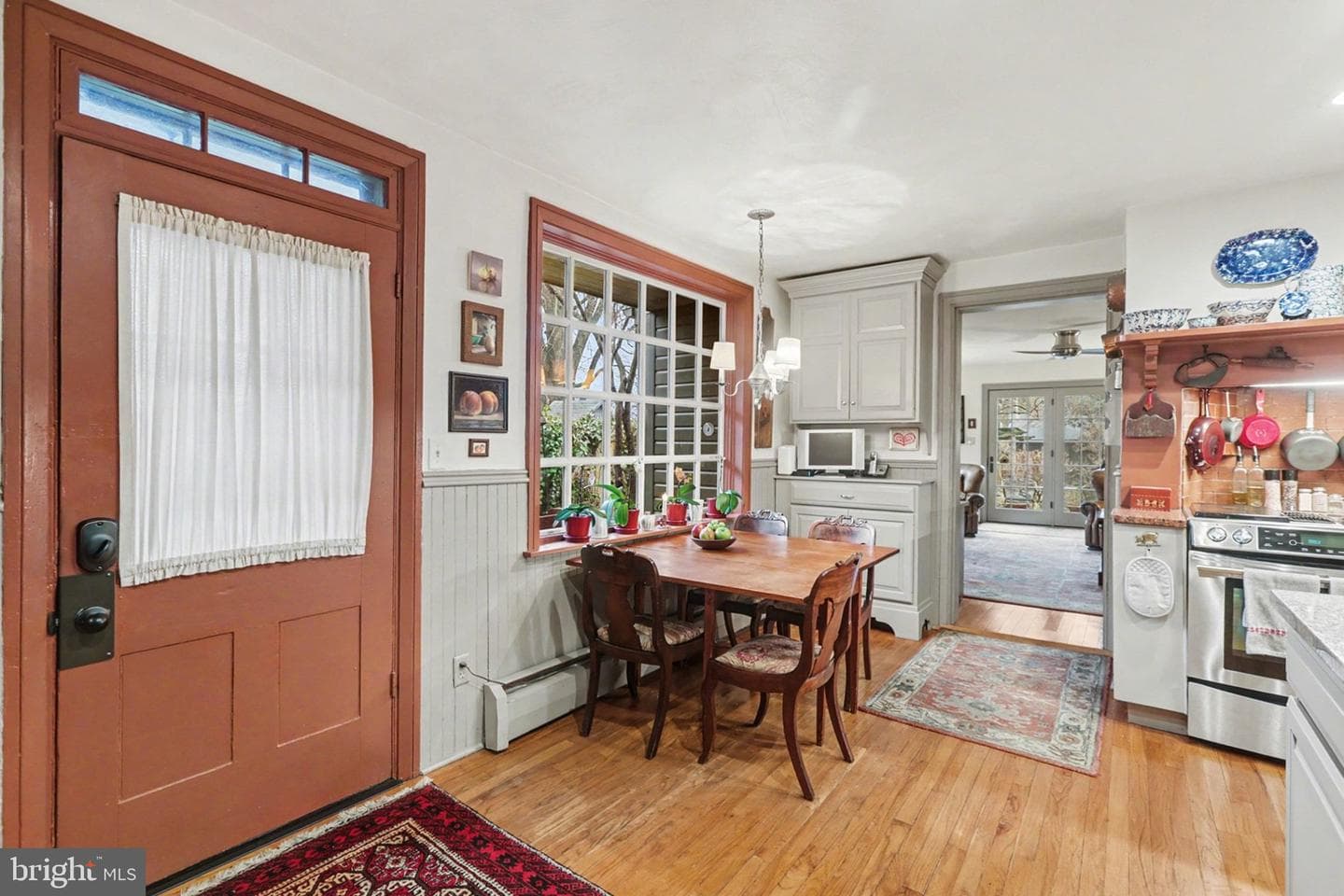 136 W Pomfret Street photo 14