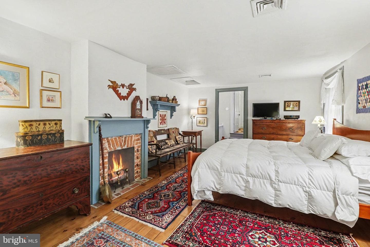 136 W Pomfret Street photo 26