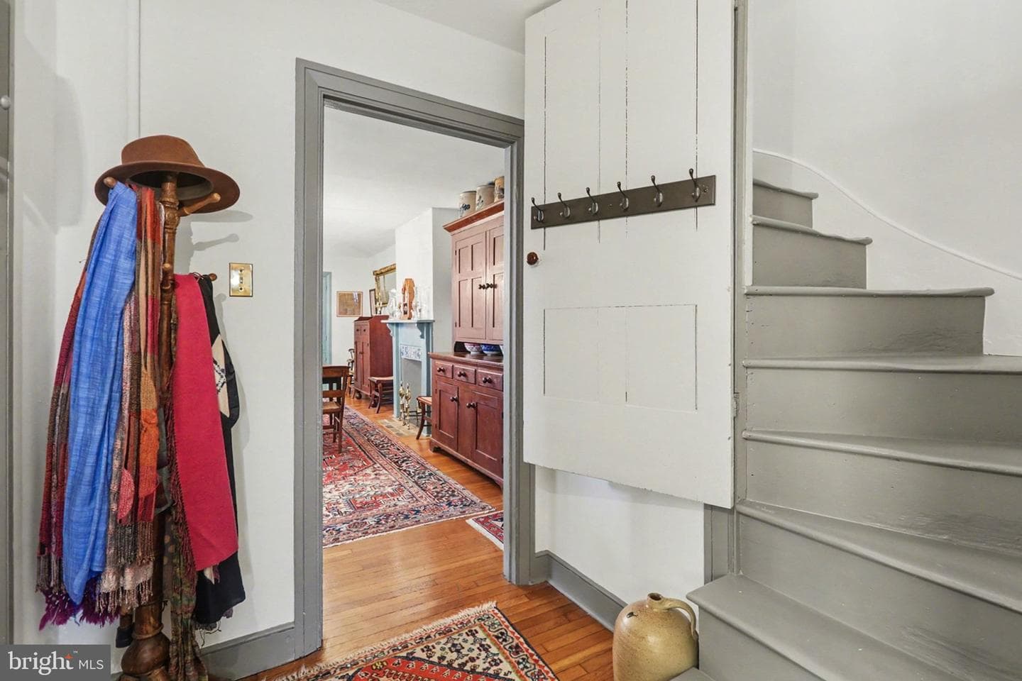 136 W Pomfret Street photo 4