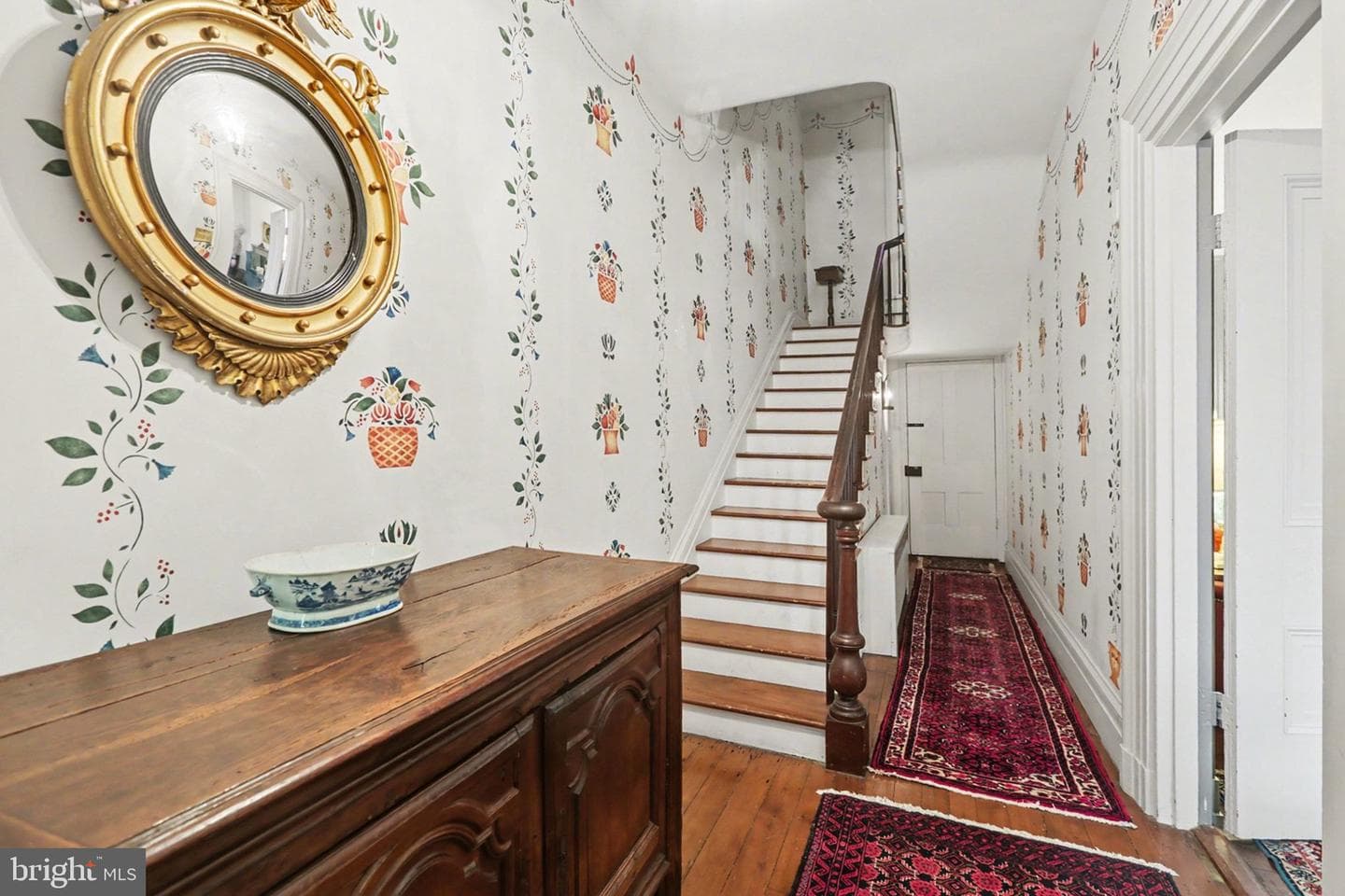 136 W Pomfret Street photo 5