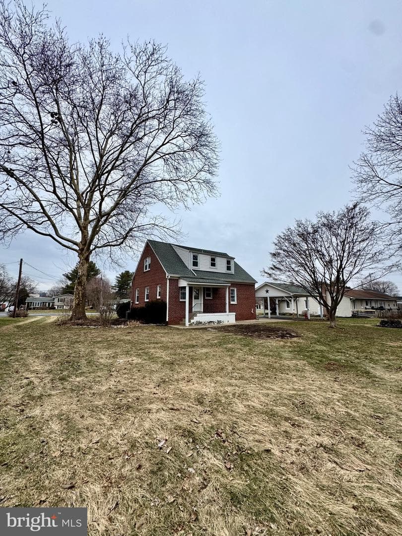 927 Hamilton Street photo 4