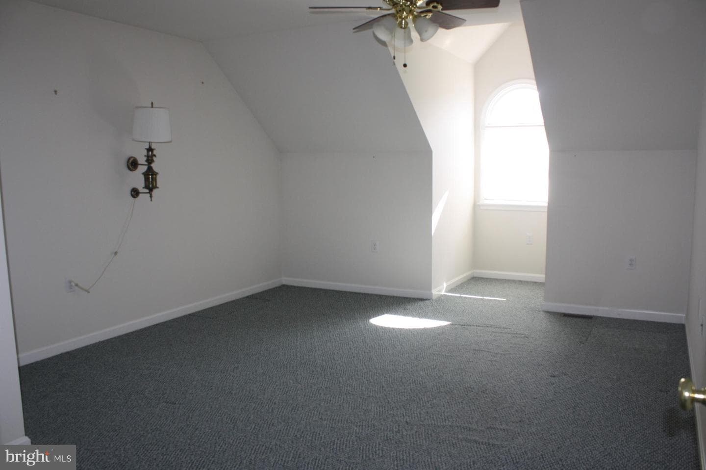 70 Derbyshire Dr photo 16