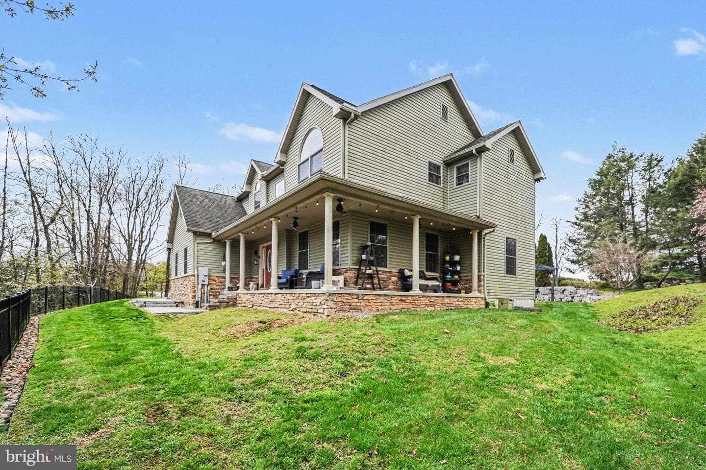 140 Ridge Hill Road photo 2