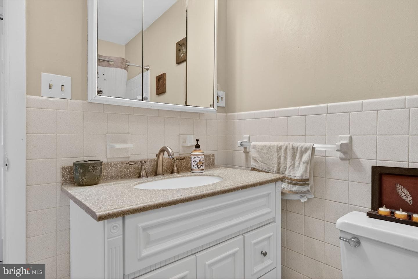 301 E Elmwood Avenue photo 26